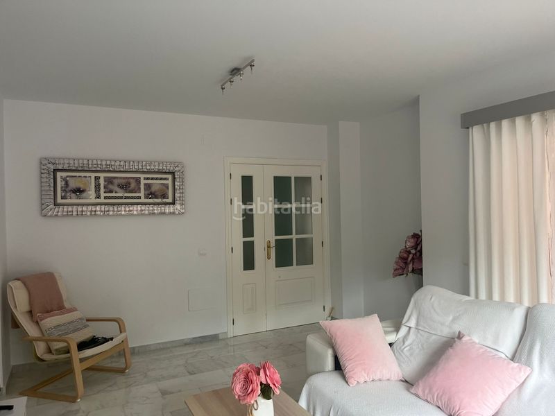 Foto 5ffd6ad5-48af-47dd-adf7-a9d426a30fcd. Casa adossada amb aparcament piscina a Viña Málaga Torre del Mar