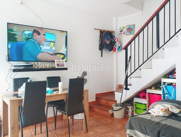 Foto 266e7a8b-ec47-4d96-8514-53b682b56660. Casa adossada a Periana