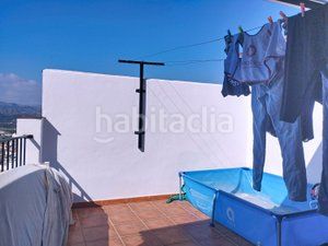 Foto 8859bfe7-6f7d-4857-873b-905650b68142. Casa adossada a Periana