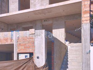 Foto c89c8a1d-adb5-47d2-bbbf-4f1bbfb11ead. Casa adossada a Periana