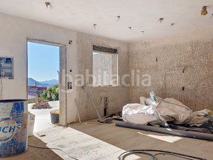 Foto cf57c87a-856d-4eee-a2dc-4b687f9cd5b4. Casa adossada a Periana