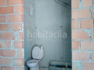 Foto fd9aebf9-3f45-4c9a-96fd-1cd13338b278. Casa adossada a Periana