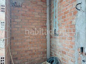 Foto ff26149b-45bb-4bed-b76c-6086ddb56ea0. Casa adossada a Periana