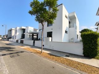 Chalet in Mar Menor golf. Te presentamos una exclusiva villa de un total de 291 mâ, ãºnica
