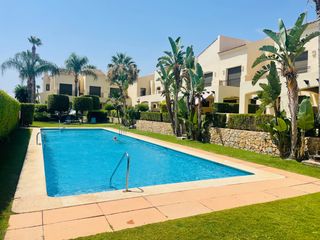 Towny house in Roda. Descubre este magnãfico dãºplex pareado de 2 dormitorios, 1 baão