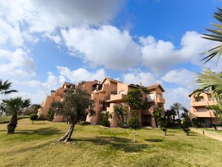 Apartament a Mar Menor golf. Descubre la serenidad y el lujo en este encantador apartamento u