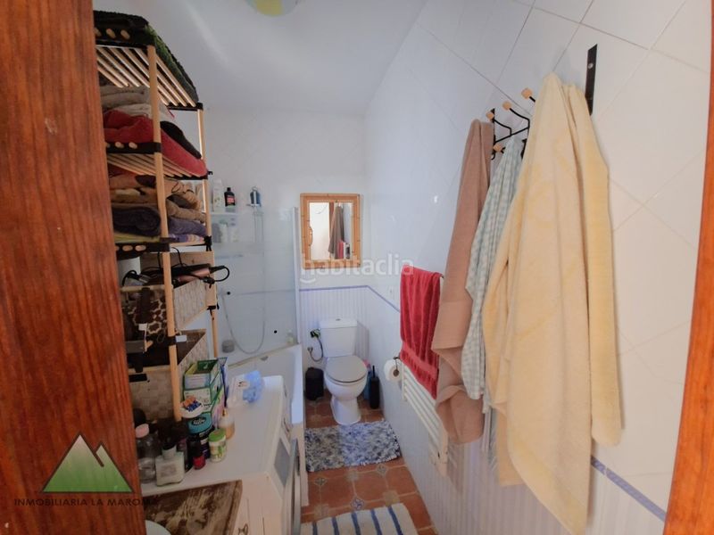 Foto bec5010b-ffe4-4965-8404-8392e6dce8d5. Casa amb aparcament a Alcaucín