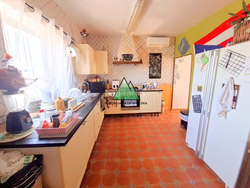 Foto e254d8e9-dce0-4c86-bfde-a5d894648776. Casa amb aparcament a Alcaucín
