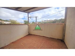 Maison jumelée  Calle alamos. Oportunidad en la alta axarquía!