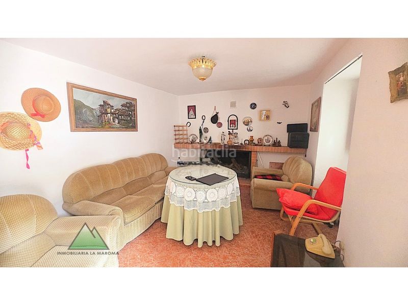 Foto 1c261d37-7720-41a2-aa01-2ecd2cd57a00. Casa adossada a Alfarnate