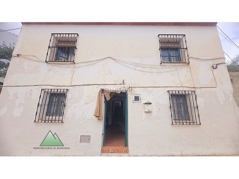 Foto 2193af90-5dfa-4d8e-acbd-3a09a2e36308. Casa adossada a Alfarnate