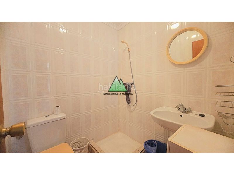 Foto 9154f33e-0a86-4b3a-b6c0-075461034601. Casa adossada a Alfarnate