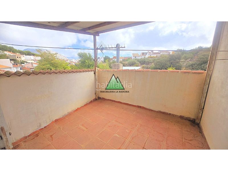 Foto c41b9ea4-99c8-4cbc-89f6-2424f2b54081. Casa adossada a Alfarnate