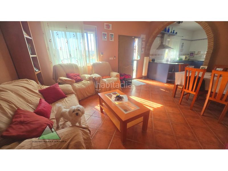 Foto 71119b82-d994-4d41-a2e3-232c0ecbfb64. Casa amb aparcament a Alcaucín