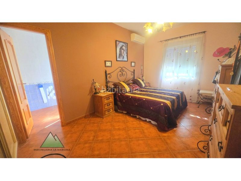 Foto db57e812-b7c8-4b87-8699-18813fef9907. Casa amb aparcament a Alcaucín