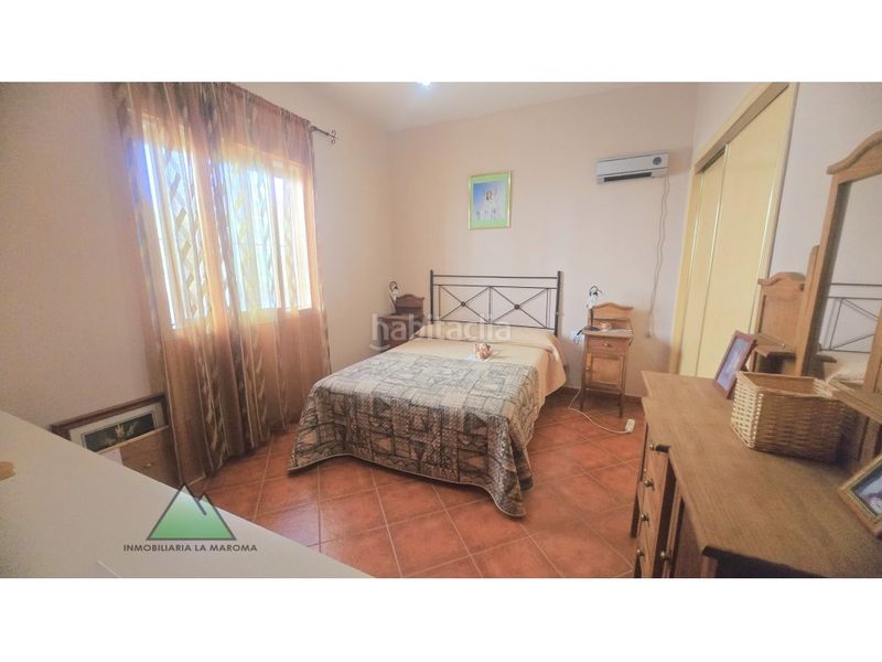 Foto f9e02324-530d-4542-bd63-71fec3d8ec17. Casa amb aparcament a Alcaucín