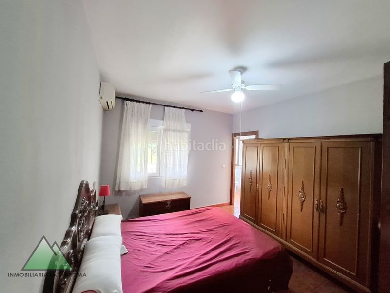 Foto 77cc3a37-2129-4c70-9bf2-d90e4deb0f6a. Xalet amb aparcament a Loja