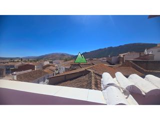 Pis a Zafarraya. En venta piso céntrico en zafarraya