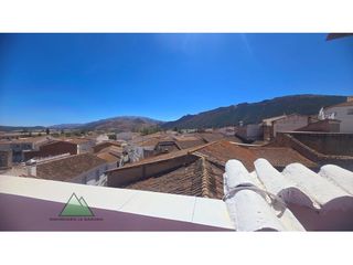 Flat in Zafarraya. En venta piso céntrico en zafarraya