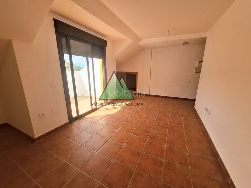 Foto 7463e1ea-f3c1-4fc4-8357-532a2c462740. Apartament amb aparcament a Alcaucín