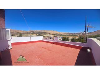 Flat in Zafarraya. En venta piso céntrico en zafarraya