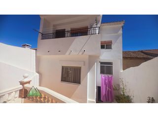 Flat in Zafarraya. En venta piso céntrico en zafarraya
