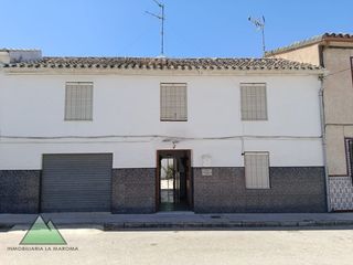 Haus  Calle estacion-salinas. Casa familiar con gran patio en la estacion de salinas, archidon