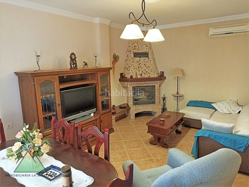 Foto a3a049da-6e69-47bc-9e4d-afe4b6e60c88. Casa amb aparcament a Periana
