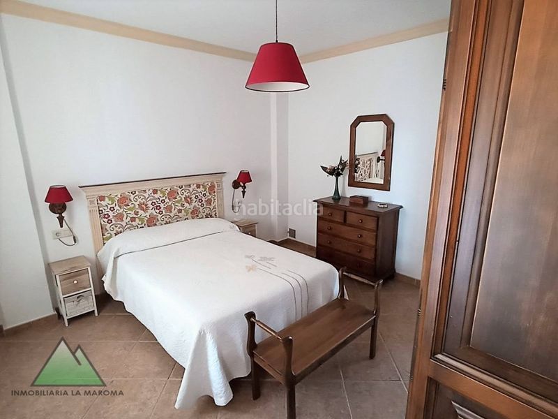Foto d68c09d9-8c30-469e-acd3-f23d60992401. Casa amb aparcament a Periana