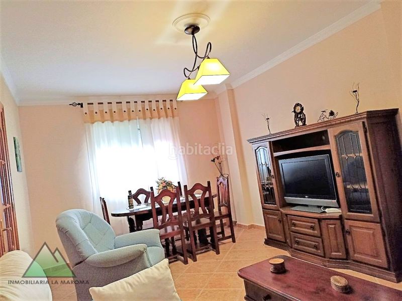 Foto db7415bc-57d0-4b44-9a06-2ea029bfe653. Casa amb aparcament a Periana
