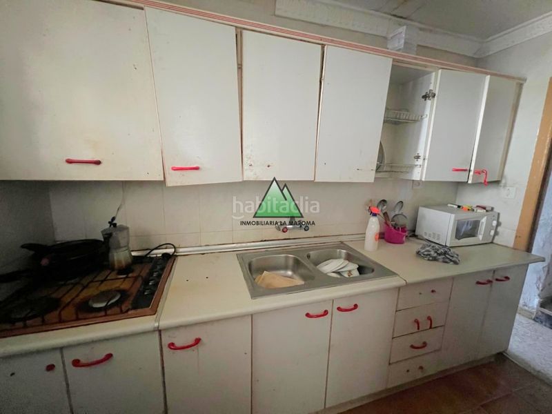 Foto fc561d14-0d1a-44b6-8699-8f0c4d1243b8. Casa amb aparcament a Loja