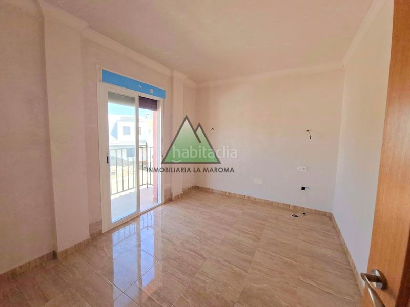 Foto 7d1c1541-a93d-4b7d-9401-2571e72bb774. Casa adossada amb aparcament a Loja