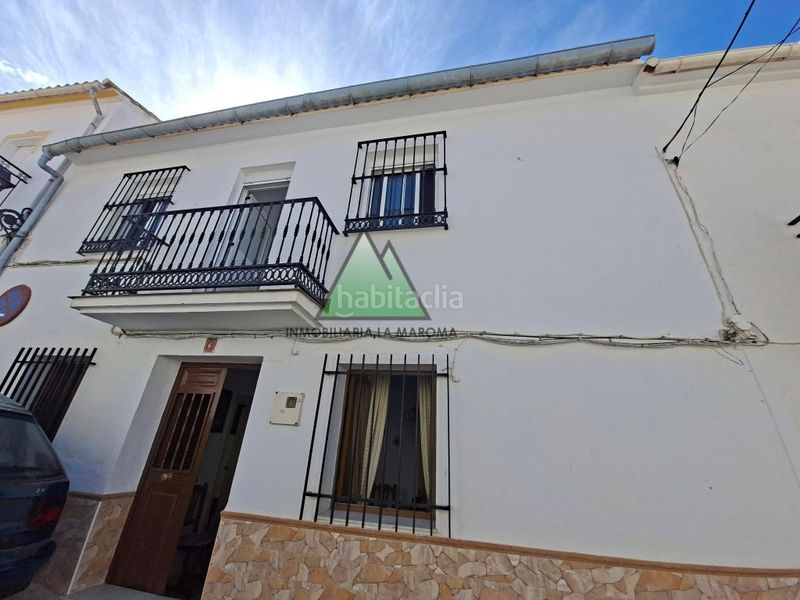 Foto 5e45ca81-8b1a-4e8c-9df5-0cc29fc7ff29. Casa amb aparcament a Periana