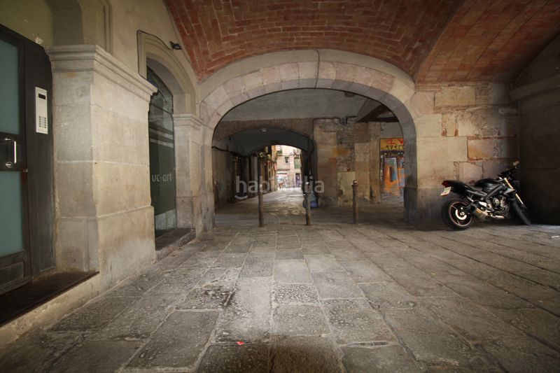 Foto a33f0366-c1ba-4638-910c-f59b77cfe0be. Estudi amb calefacció a St. Pere - Sta. Caterina - El Born Barcelona