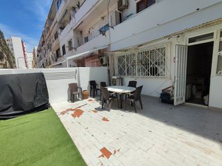 Alquiler Piso  Carrera de la fonteta de sant lluís. Alquiler de piso con terraza