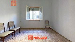 Etagenwohnung in Avenida de la constitución 79. Planta baja en los alcazares