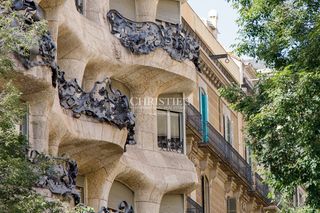Dúplex a Dreta de l´Eixample. Una propiedad del patrimonio arquitectónico junto a la pedrera