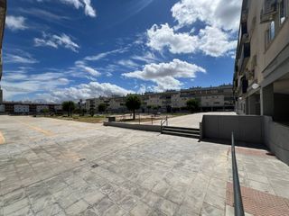 Pis a Puertas del sur - Guadabajaque. Piso con garaje y trastero en residencial privado en zona sur