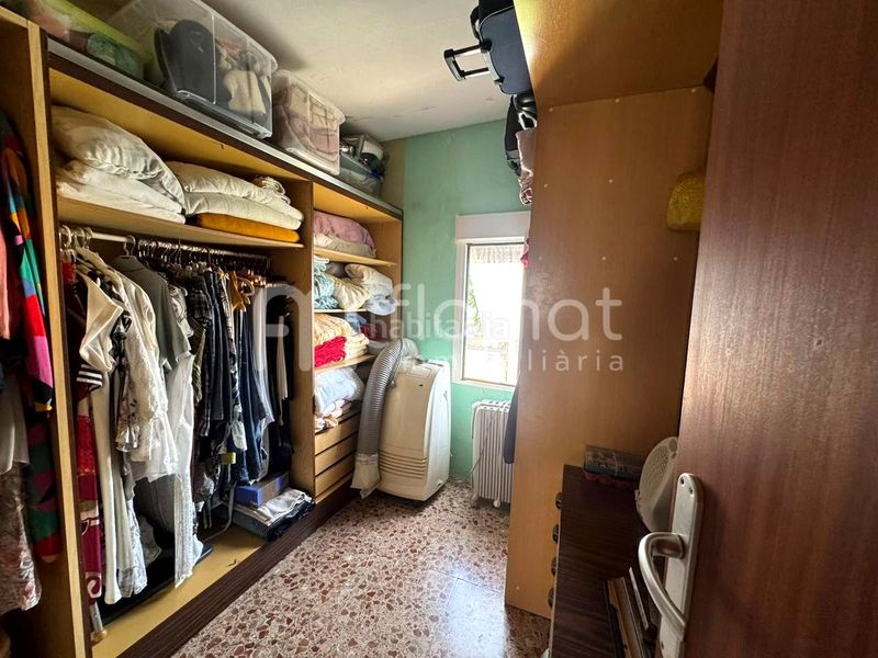 Foto 16be139f-d33e-45cf-abe5-f57fc260c608. Casa amb xemeneia aparcament a Botarell