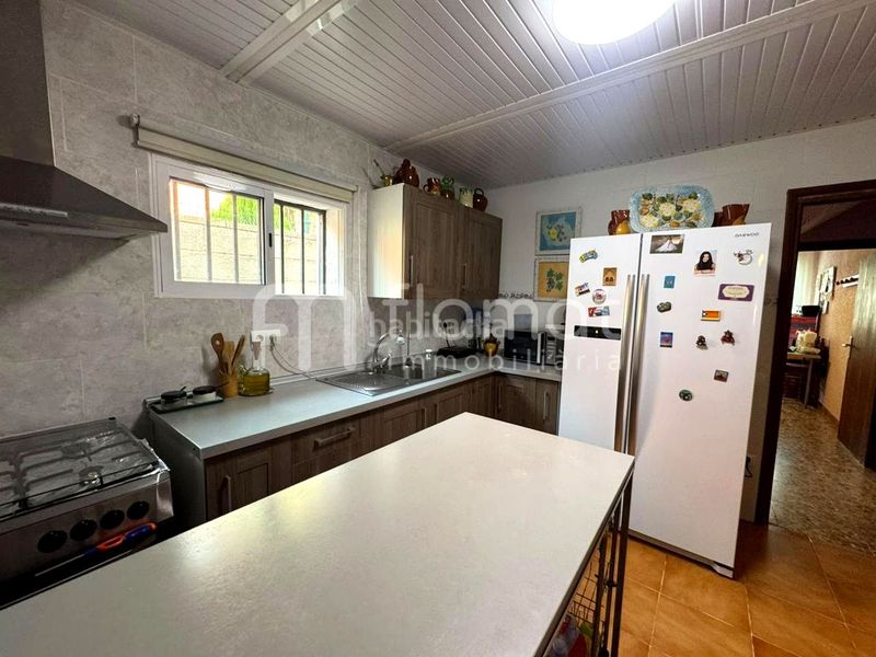 Foto 20741ef6-e0ae-49bb-b6f0-a03aced3c819. Casa amb xemeneia aparcament a Botarell