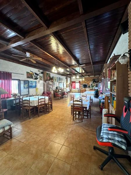 Foto 2a503773-0862-47c6-9d57-dbc58abbc651. Casa amb xemeneia aparcament a Botarell