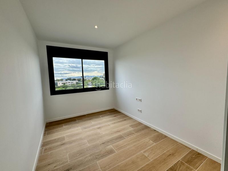 Foto 51b3f6fe-3e52-4fb0-886d-a37af4a3b81d. Rent flat with heating parking pool in Finestrelles Esplugues de Llobregat
