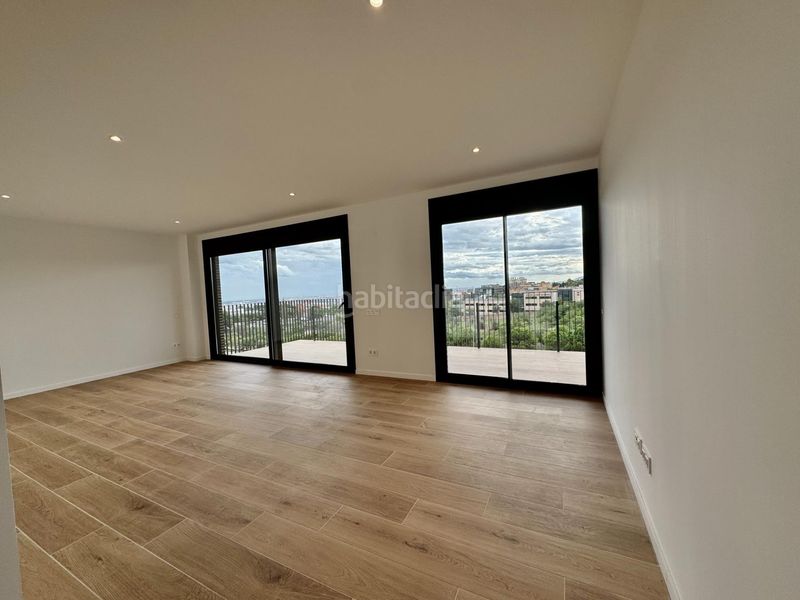 Foto 85d1f91e-ade2-43f5-a3e5-6ec354887c89. Rent flat with heating parking pool in Finestrelles Esplugues de Llobregat