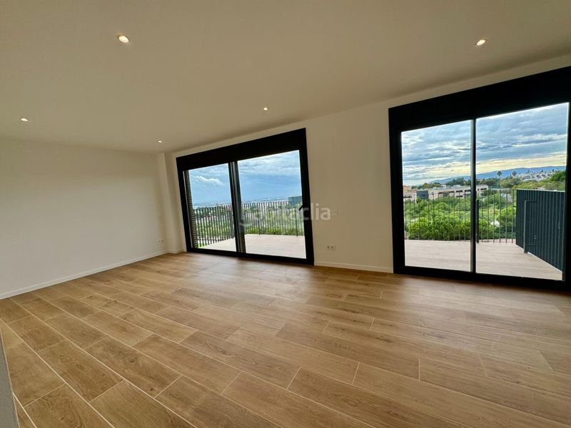 Foto acbe8913-0e9e-4956-bf40-b86e48c31b0f. Rent flat with heating parking pool in Finestrelles Esplugues de Llobregat