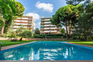 Pis  Carrer del doctor farreras i valentí. Fabuloso piso en venta con vistas al mar