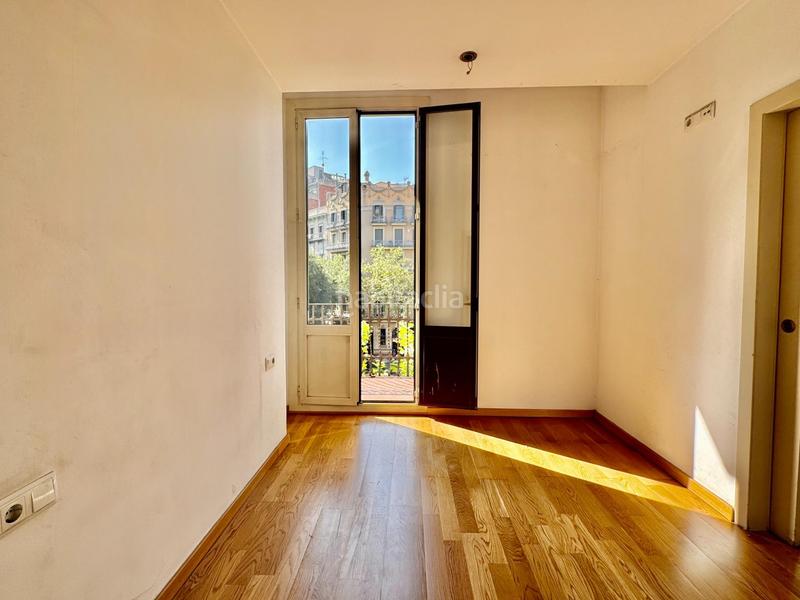 Foto cfc49fa0-b902-43b9-883b-73cbfb295a57. Piso  esquinero en la dreta del eixample en L´Antiga Esquerra de l´Eixample Barcelona