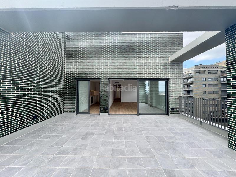 Foto f08bd0e1-e755-45bc-8a07-367d92373c99. Affitto attico con riscaldamento parcheggio piscina in Esplugues de Llobregat