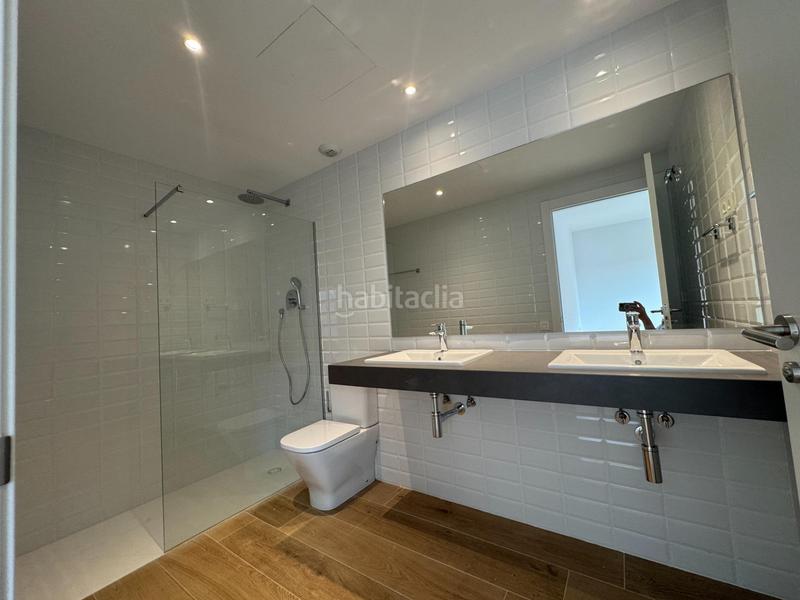 Foto b86e393a-4d2c-48f9-9413-8c6ba2d9f842. Location attique avec chauffage parking piscine dans Esplugues de Llobregat