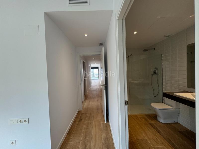 Foto 028b9149-d1ae-461f-b554-0a6bc98f73f2. Rent penthouse with heating parking pool in Finestrelles Esplugues de Llobregat