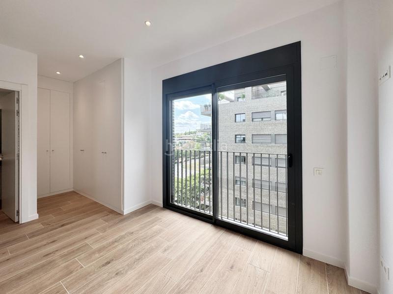 Foto 1feb8476-aa9a-4fde-8578-4c85541d2ff0. Rent penthouse with heating parking pool in Finestrelles Esplugues de Llobregat